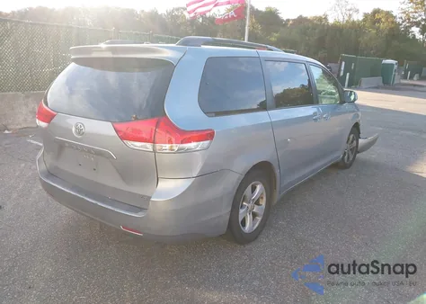 2011 Toyota Sienna Le V6 из США, поврежденный, VIN 5TDKK3DC8BS166565
